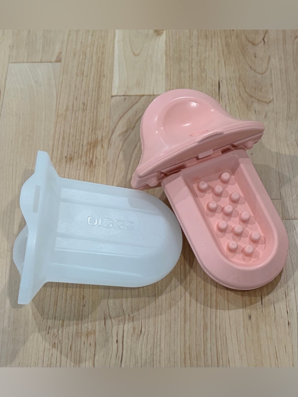 Diggs Groov Dog Crate Treat Training Tool